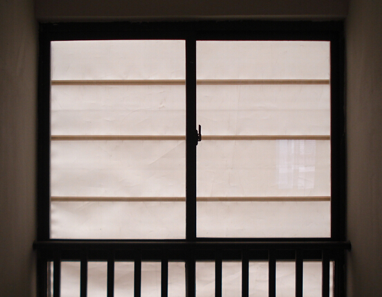 導(dǎo)軌式織物卷簾